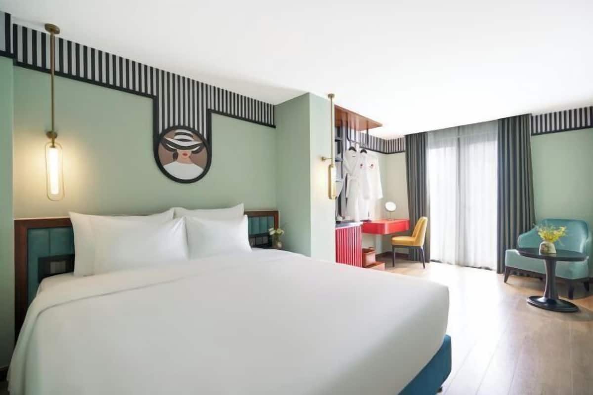 Sengetøy av topp kvalitet, dundyner, senger med overmadrass og minibar