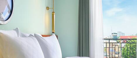 Suite Junior, balcon, vue sur la ville | Vue sur la ville