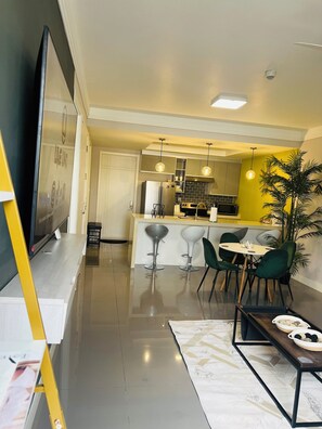 Dining - 20South Luxury One Bedroom Apartment with 24/hrs Onsite Security! (Kingston)