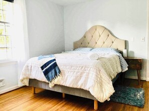 3 soverom, strykejern/-brett, wi-fi og sengetøy