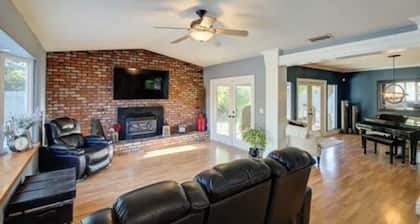 Charming house with 2 bedrooms in Clovis with WiFi and pool
