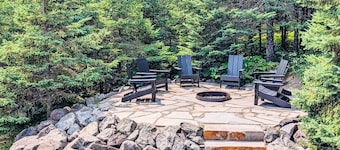 Gooseberry Trailside Suites | Encampment River Suite