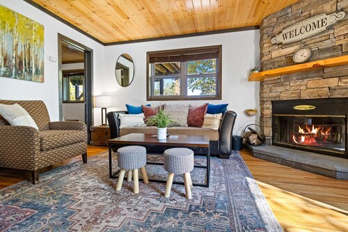 Gooseberry Trailside Suites | Encampment River Suite