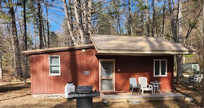Deer Charming 2-bedroom Fly Fishing cabin with WiFi, AC in Waterville, PA
