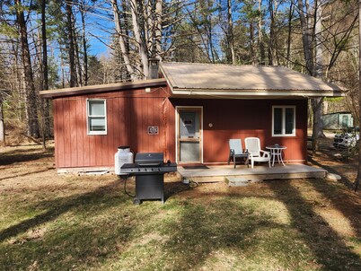 Deer Charming 2-bedroom Fly Fishing cabin with WiFi, AC in Waterville, PA