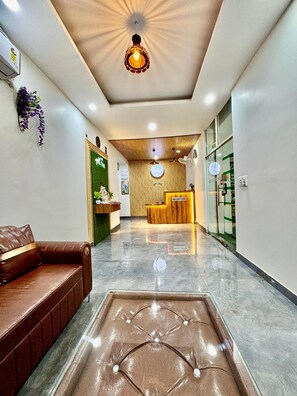 Interior entrance - Hotel Green Plaza (Sonepat)