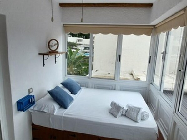 Bügeleisen/Bügelbrett, Internetzugang, Bettwäsche