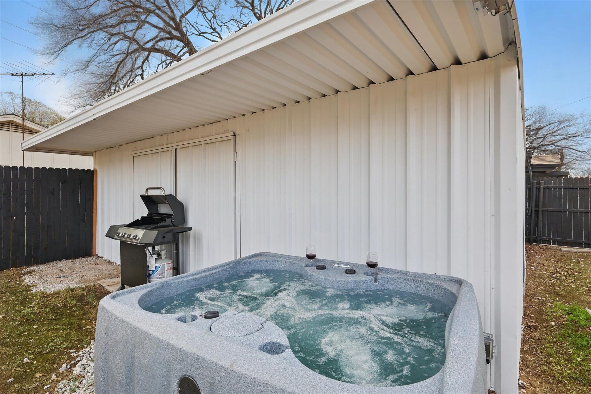 Outdoor spa tub
