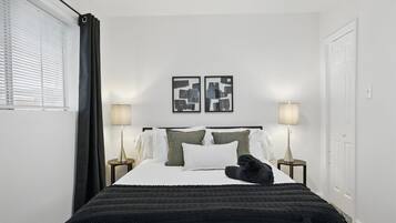 2 bedrooms, desk, iron/ironing board, WiFi