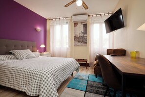 Habitación doble Confort, servicio de limpieza, vista al parque | Ropa de cama de alta calidad, escritorio, wifi gratis y ropa de cama