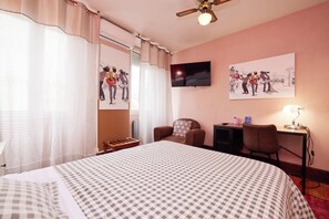 Comfort-Doppelzimmer, Zimmerreinigung, Parkblick | Hochwertige Bettwaren, Schreibtisch, kostenloses WLAN, Bettwäsche
