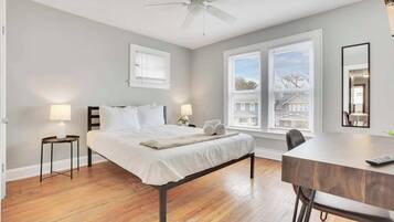 3 bedrooms, iron/ironing board, WiFi, bed sheets