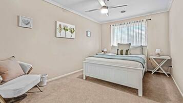 3 dormitorios, tabla de planchar con plancha, cuna de viaje y wifi