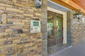 Exterior detail - 2 Mi to Angel Fire Resort: Mtn-View Condo! (Angel Fire)