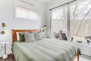 2 chambres, fer et planche à repasser, accès Internet, draps fournis