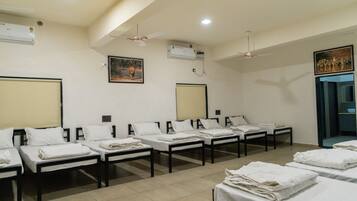 1 bedroom, desk, laptop workspace, free WiFi