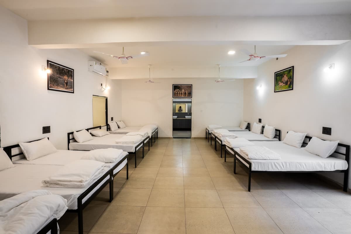 Familienzimmer, Gartenblick | 1 Schlafzimmer, Schreibtisch, laptopgeeigneter Arbeitsplatz