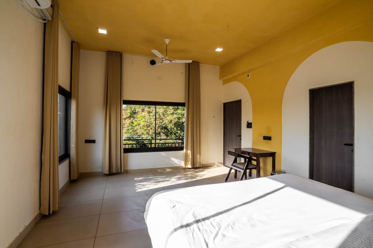 Deluxe-Doppelzimmer, Gartenblick | 1 Schlafzimmer, Schreibtisch, laptopgeeigneter Arbeitsplatz