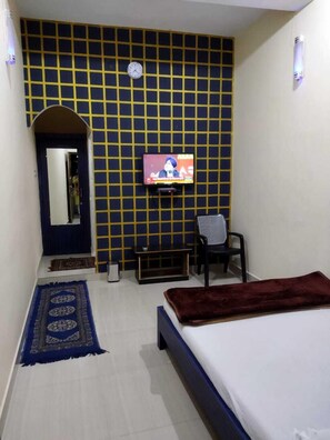 Deluxe Room, Air conditioning | Rollaway beds, free WiFi, bed sheets - Hotel Vijay Grand By GRB (Dindori)