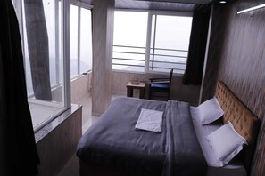 Deluxe Double Room | Free WiFi - Mountain Retreat by 360 Degree (Mussoorie)