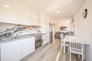 Oven, coffee/tea maker, toaster