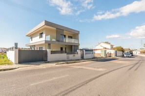 Exterior - GuestReady - Charming home in Charneca da Caparica (Charneca de Caparica)