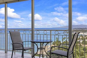 Property grounds - 13th Fl Waikiki Shore Condo | king Bed | Balcony | Ocean View (Honolulu)