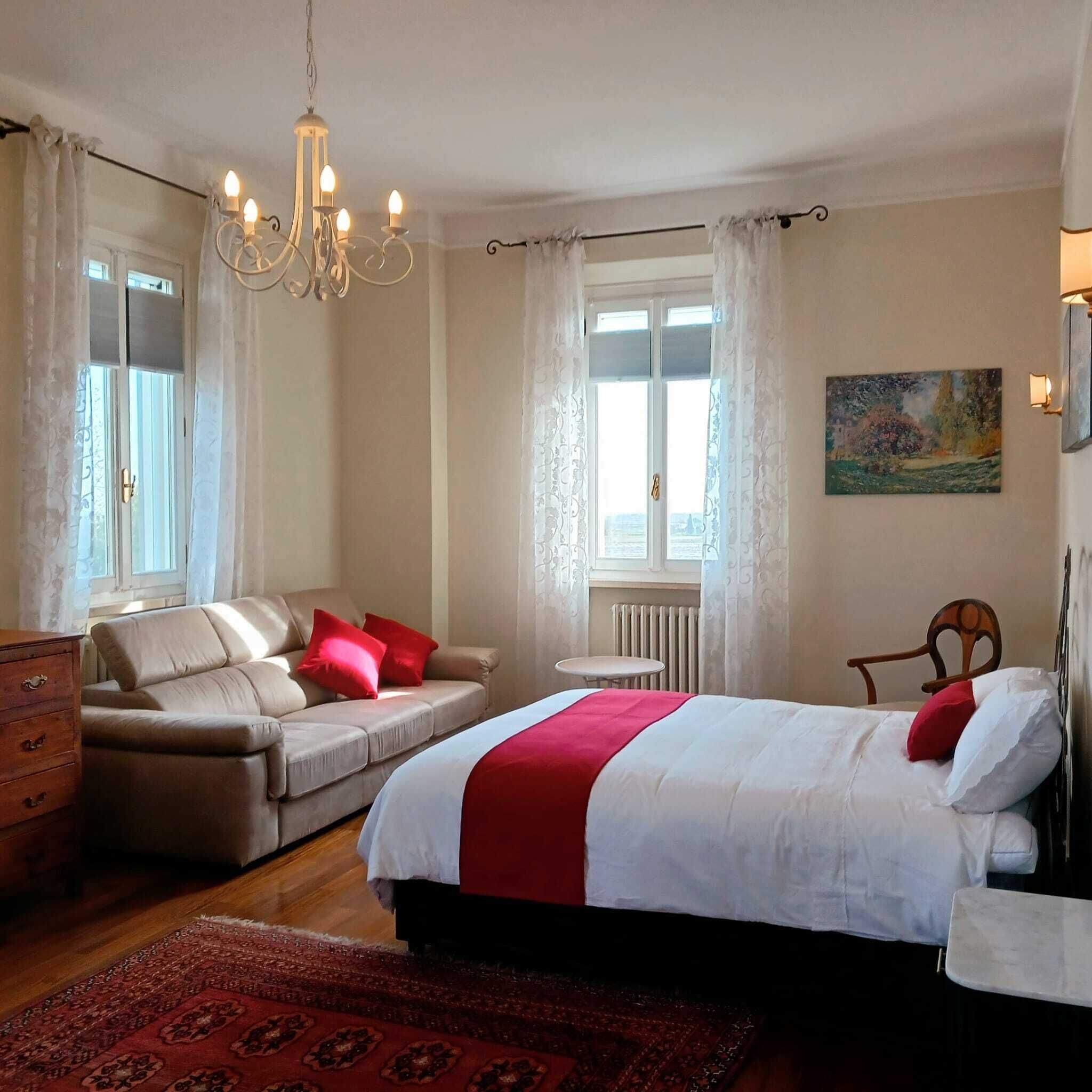 Luxury-Suite, 1 King-Bett und Schlafsofa, Nichtraucher, Parkblick | Hochwertige Bettwaren, Daunenbettdecken