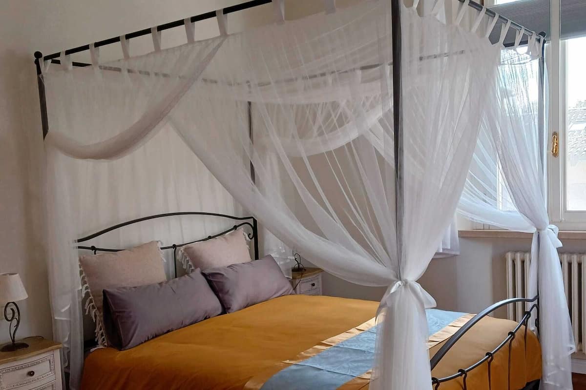 Habitación doble superior, para no fumadores, vista al jardín | Ropa de cama de alta calidad, edredón y camas con efecto memoria