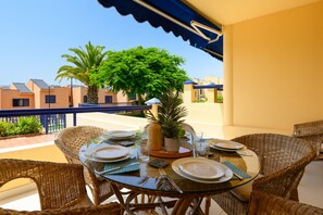 House | Outdoor dining