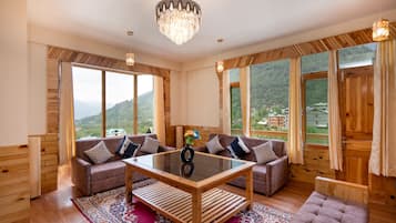 Quarto superior, vista para a montanha | 1 quarto, escrivaninha, espaço de trabalho para notebook