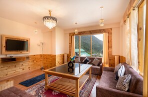 1 bedroom, desk, laptop workspace, free WiFi