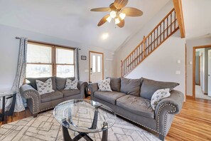 TV, offices - Cedar Cove Retreat Pool BBQ Game Room (Albrightsville)