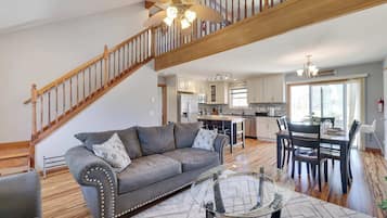 Una televisión, una oficina