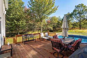 Outdoor dining - Cedar Cove Retreat Pool BBQ Game Room (Albrightsville)