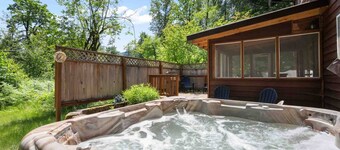Wonderful Mountain Escape, Private Hot Tub, Perfect For Families, 12 Miles to Government Camp