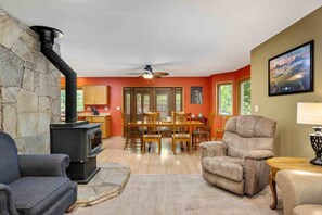 Unclassified image, 5 of 46, button