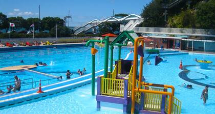 Parnell! Elegant & Modern 3Bedrooms Townhouse with Patio+ Garage-Auckland CBD