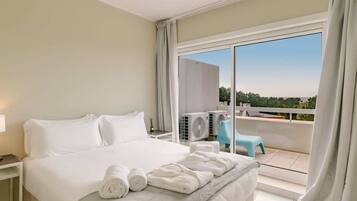 1 bedroom, iron/ironing board, internet, bed sheets