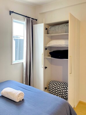 7 bedrooms, iron/ironing board, travel cot, free WiFi