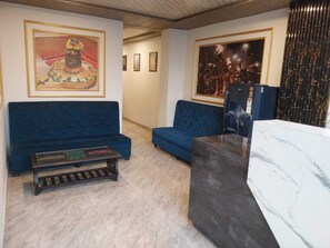 Reception - Kashi Kutir (Varanasi)