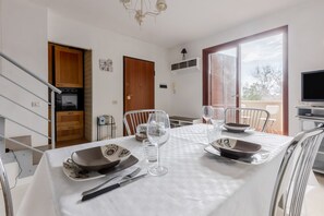 Dining - Comfortable Terrace Apartment - Sestu (Sestu)