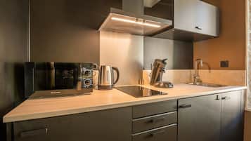 Réfrigérateur, micro-ondes, cafetière/bouilloire