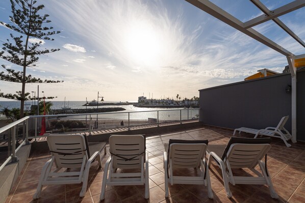 Apartment | Terrace/patio - Apartment in Mogan by Mogan Beach (Mogan)