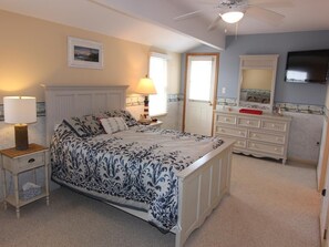 4 bedrooms, iron/ironing board, internet