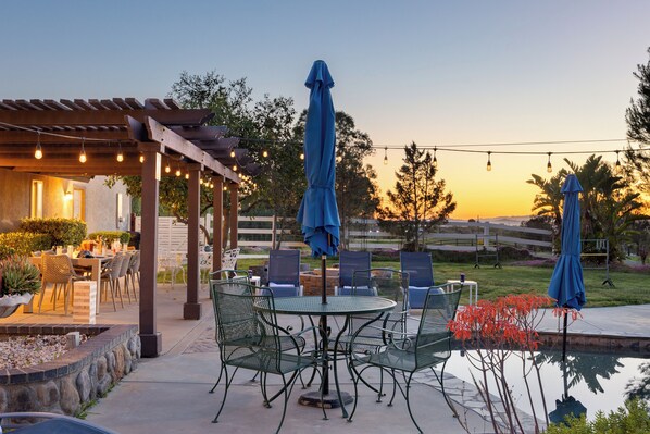 Outdoor dining