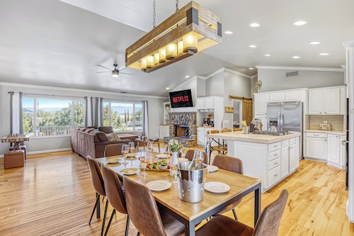 Temecula Wine Country Home w/ Pool, Hot Tub, Game Room & Vineyard Views