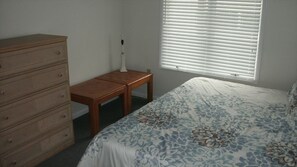 4 chambres, fer et planche à repasser, accès Internet