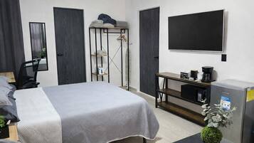 城市开间套房 | 办公桌、免费 WiFi、床单