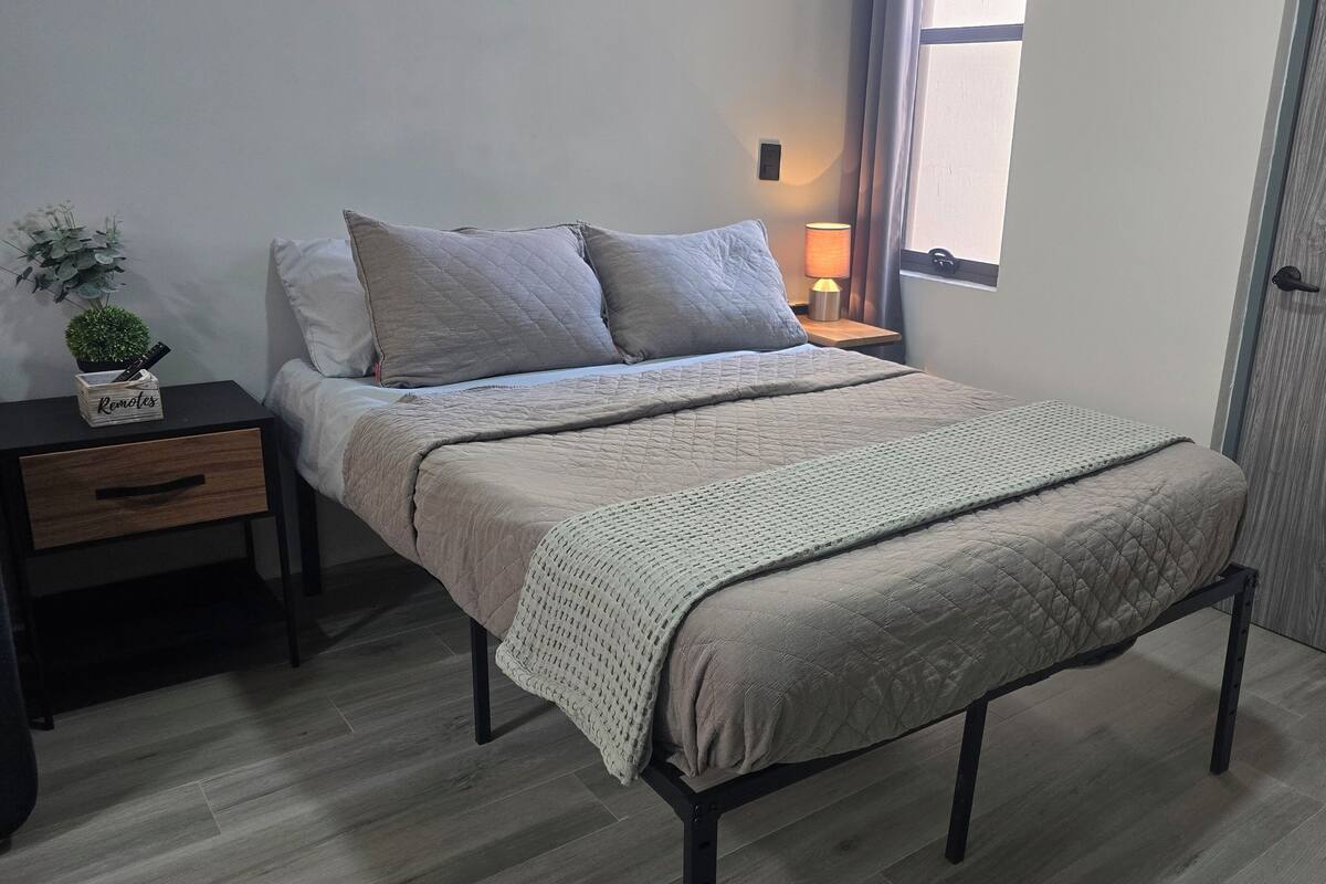 Comfort Double Room | Desk, free WiFi, bed sheets